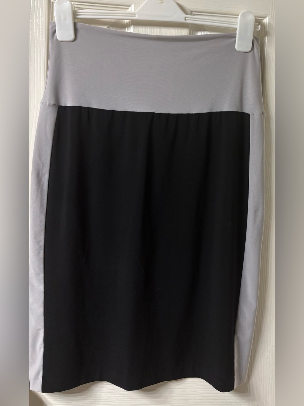 TIMELESS NORMA KAMALI Stretchy jersey skirt , grey & black sz L versatile